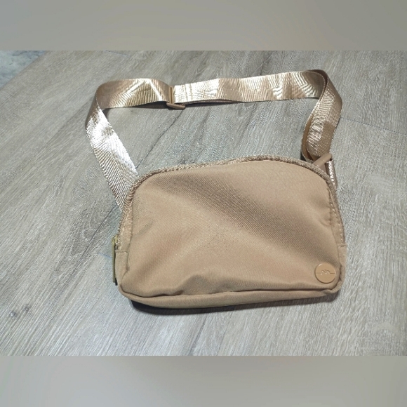 Primo Belt Bag Tan - Picture 1 of 8